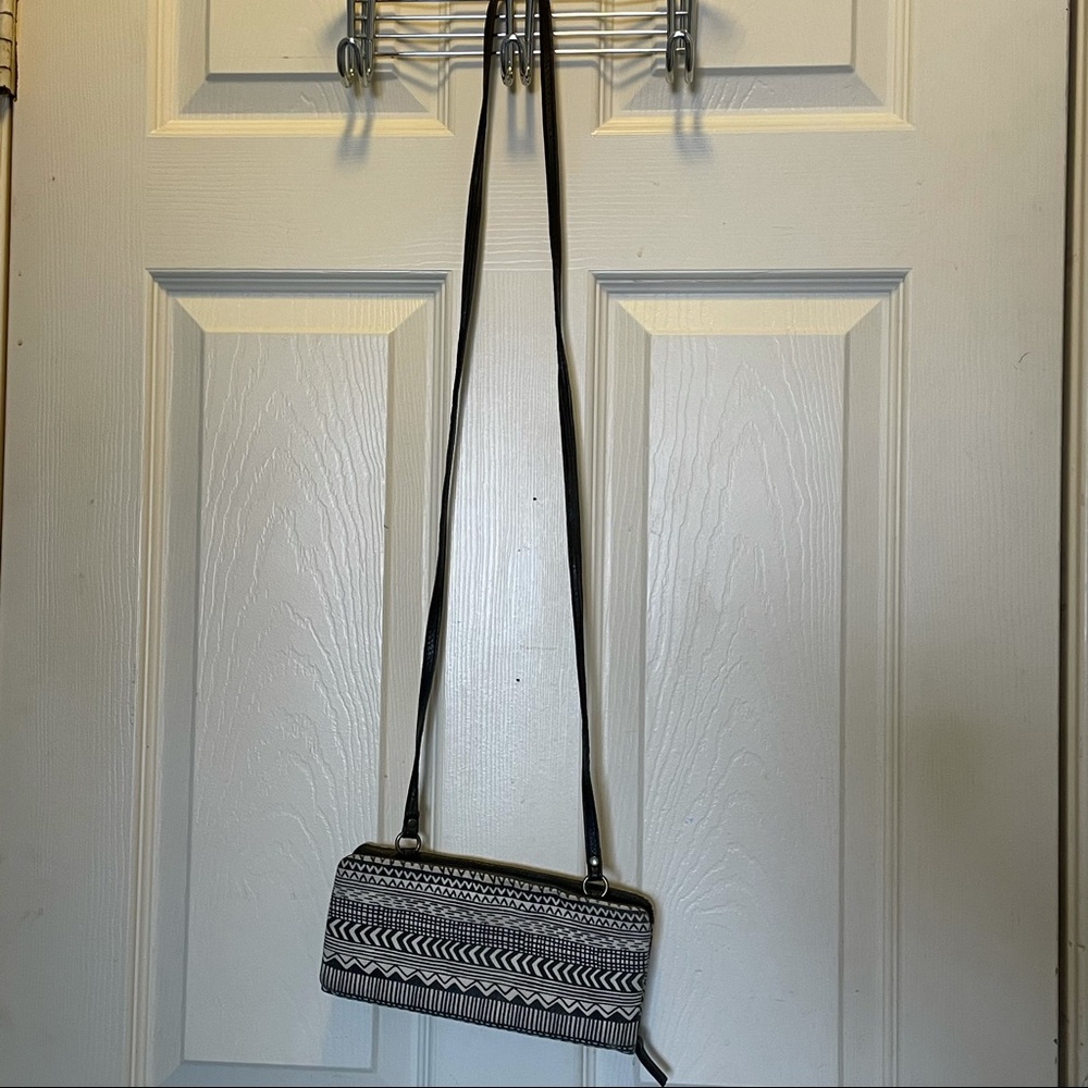 Crossbody / Shoulder Wallet